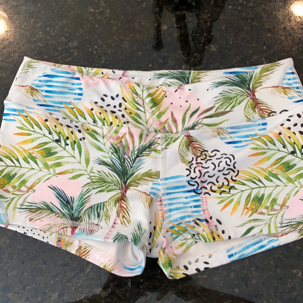 CrossFit booty short